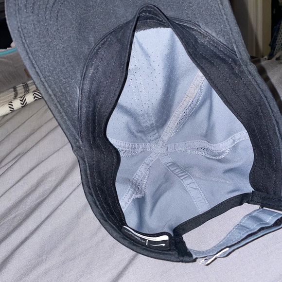 Nike Hate - Picture 3 of 4